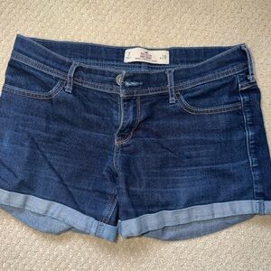 Hollister Denim Blue Women's Shorts size 7 28 waist